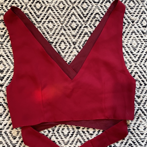 Red lace up crop top - Picture 2 of 3